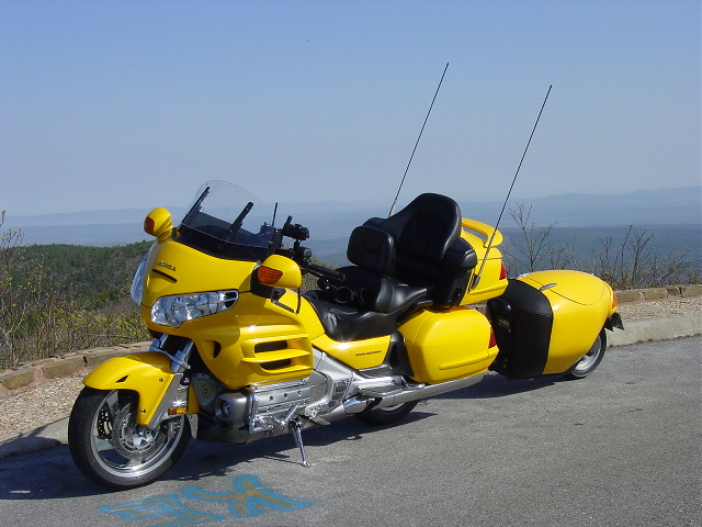 GL 1800 Yellow Side Trailer